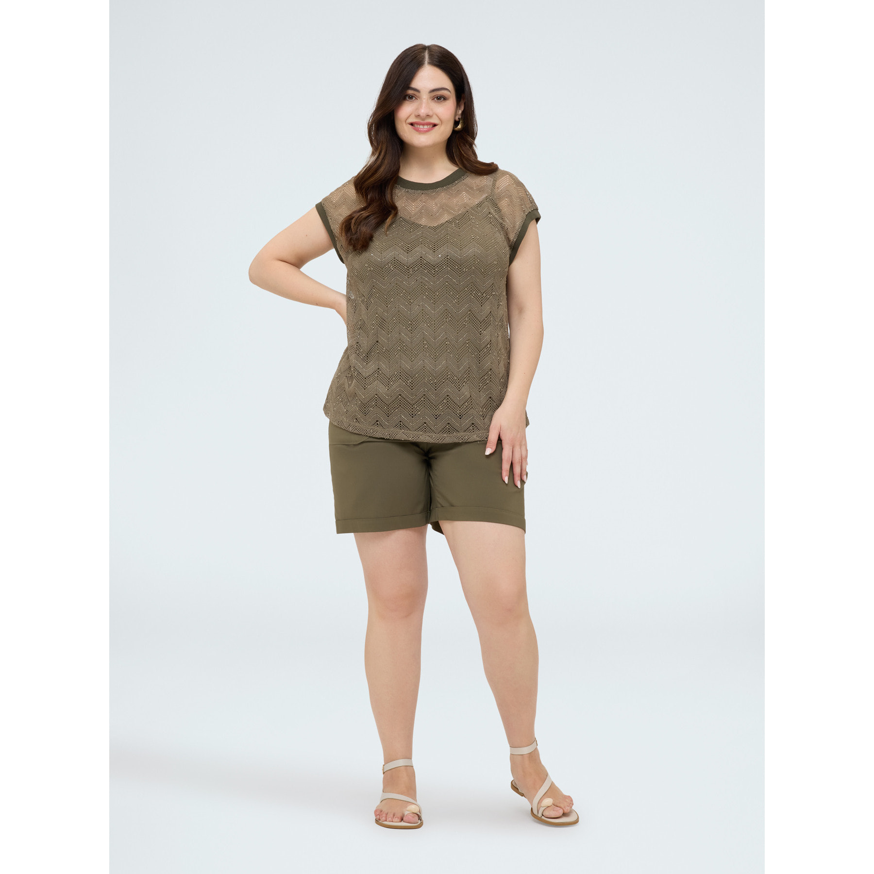 Fiorella Rubino - T-shirt in maglia traforata ajouré con paillettes - Verde militare