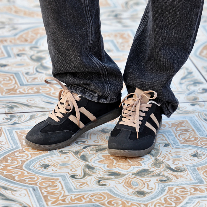 Sneakers in simil pelle scamosciata