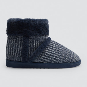 Stivali da casa con una combinazione di maglia e pelliccia