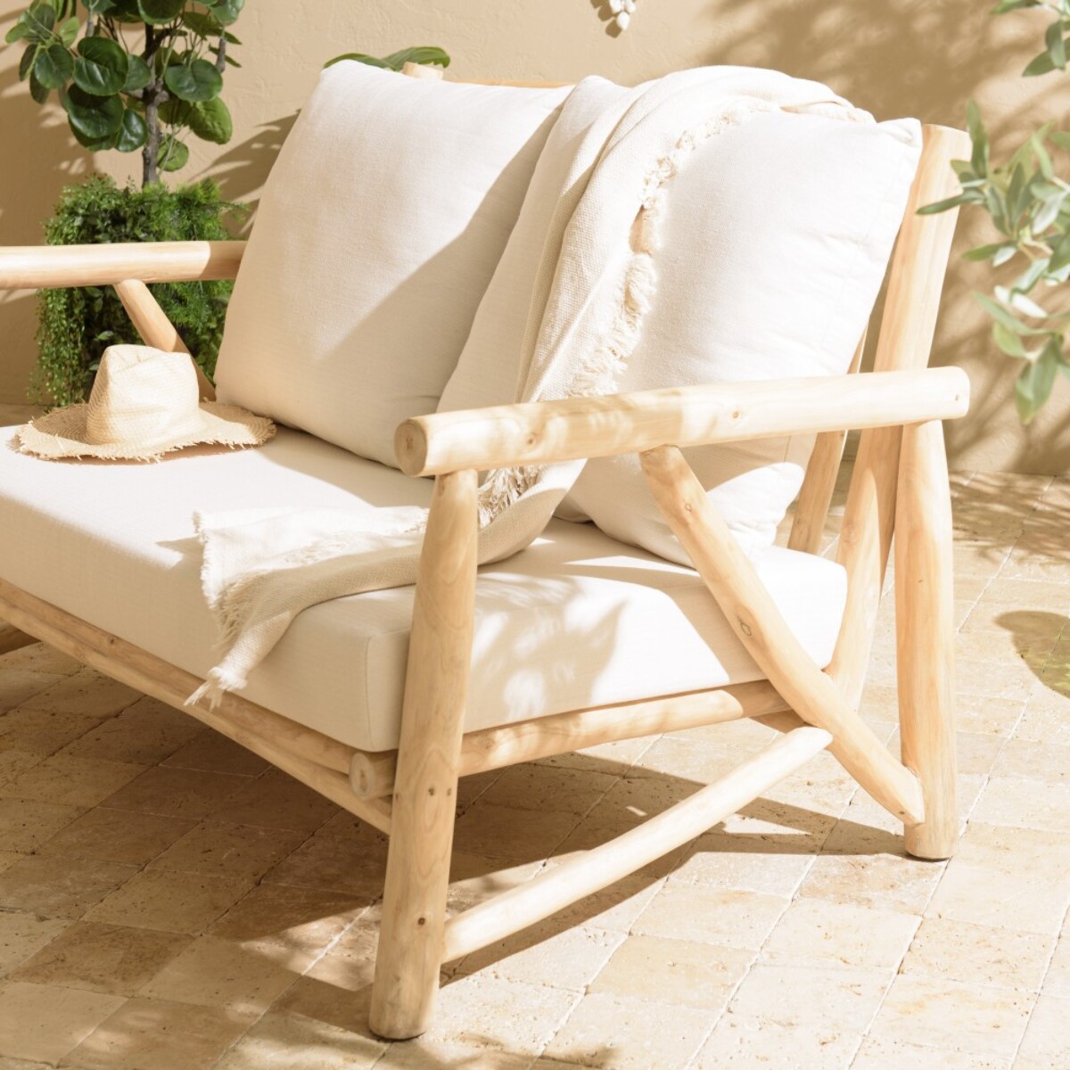 WILL - Canapé MADURA 2p. en branches de teck naturel coussins blancs