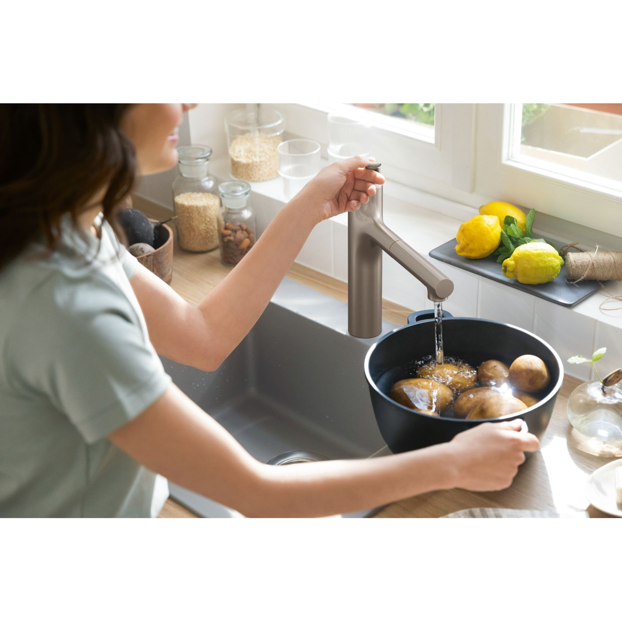 Zesis M33 Mitigeur de cuisine 160 avec douchette extractible 2 jets aspect acier inox