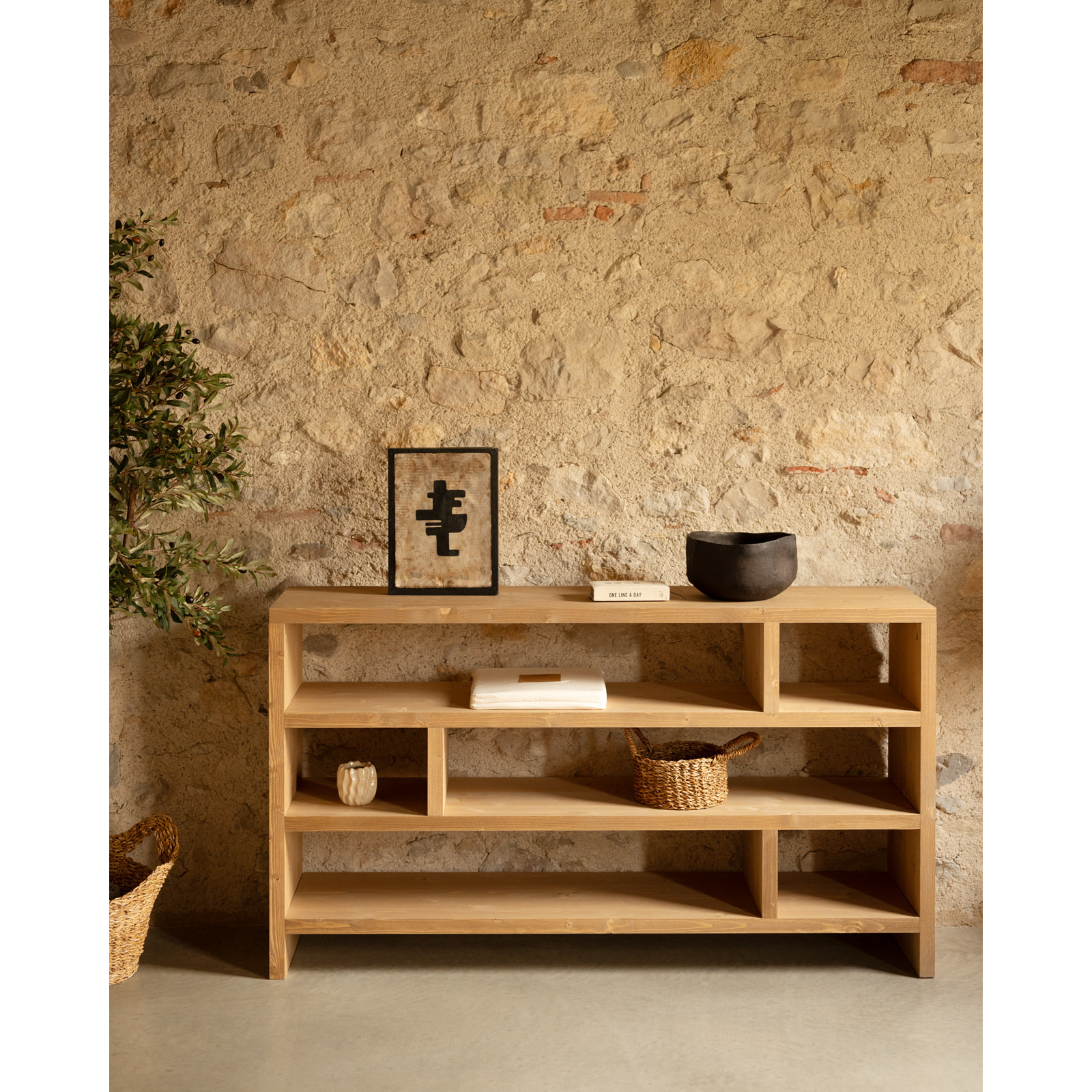 Estantería de madera maciza tono roble medio de 80x140cm Alto: 80 Largo: 140 Ancho: 35