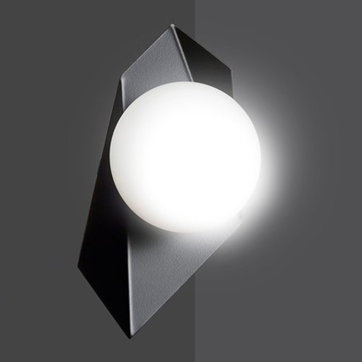 Lampada a parete Drifton in acciaio nero e vetro