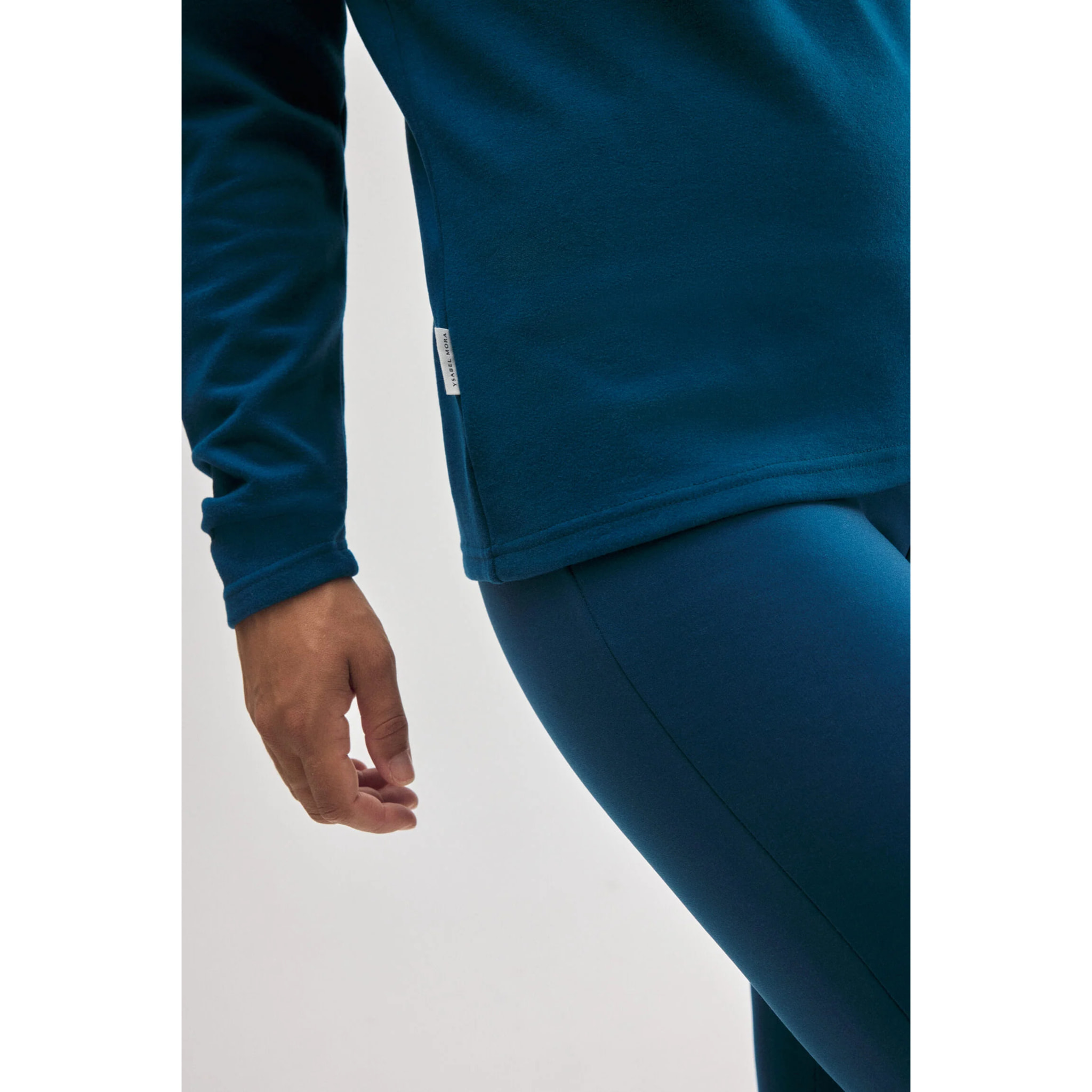 Maglietta termica in pile blu in stile sportivo