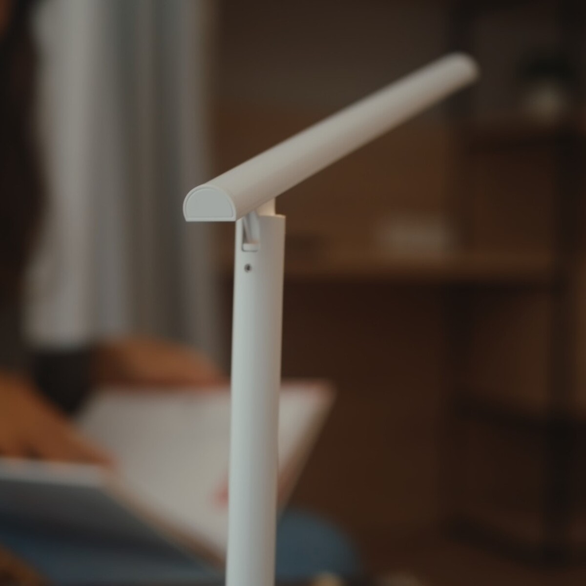 FORLIGHT Archie Lámpara Flexo de Escritorio LED con Batería Intensidad Regulable con Luz Neutra 4000K. Flexo de Aluminio Blanco