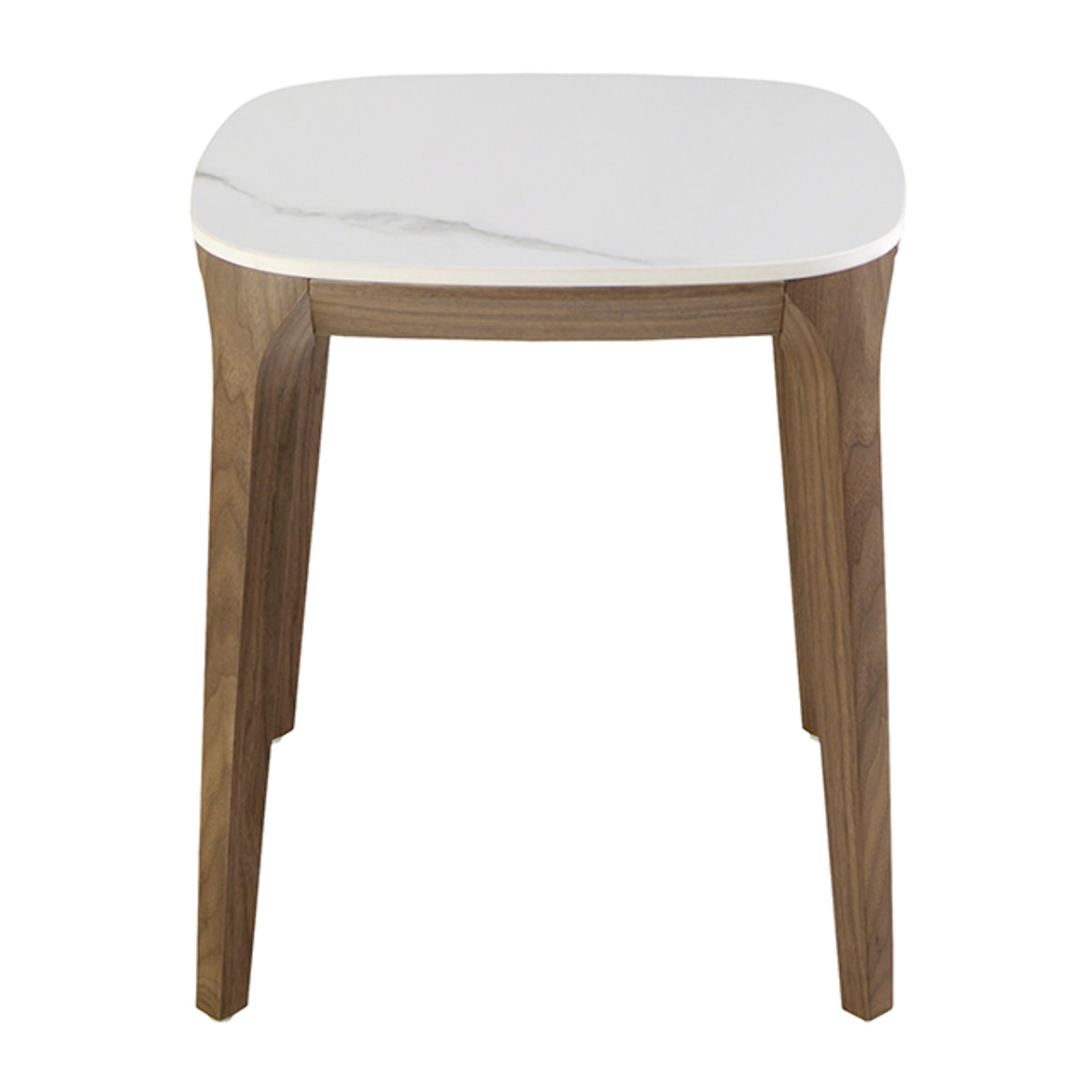 Mesa rincón cuadrada con tapa de mármol porcelánico blanco con vetas en gris en acabado brillo y patas de madera chapada en nogal natural 50x50x51cm