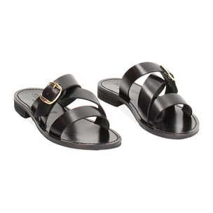 Sandales basses noires en vache avec boucle
