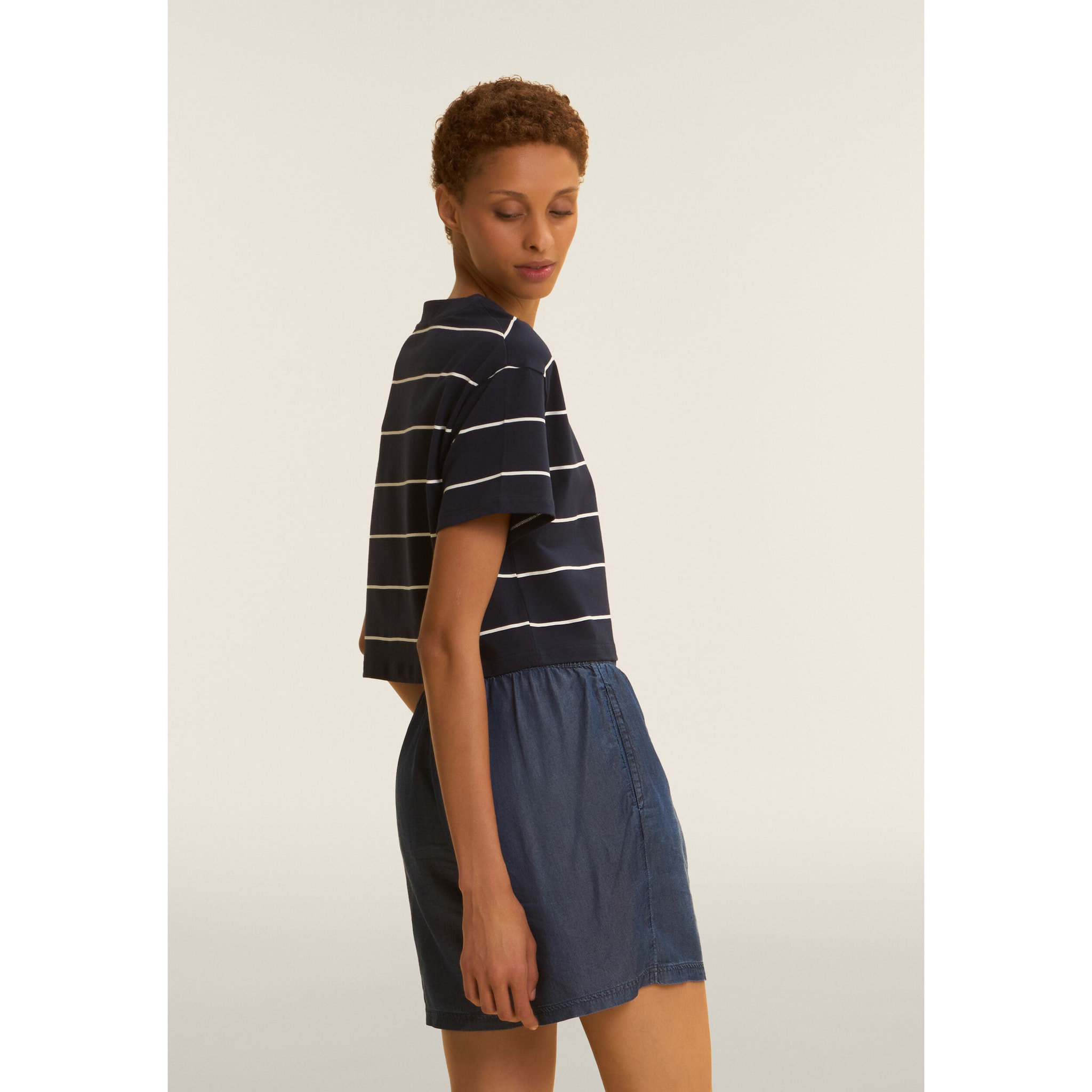 T-shirt Cropped con Maniche ampie e Fantasia a Righe