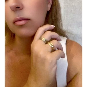 Pareja de anillos cuadrados Lineas dorado chapado-latón