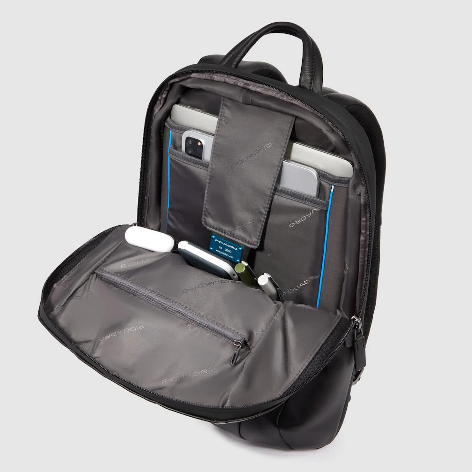 Piquadro Zaino porta pc e porta iPad® con protezioni antiurto e RFID, espandibile