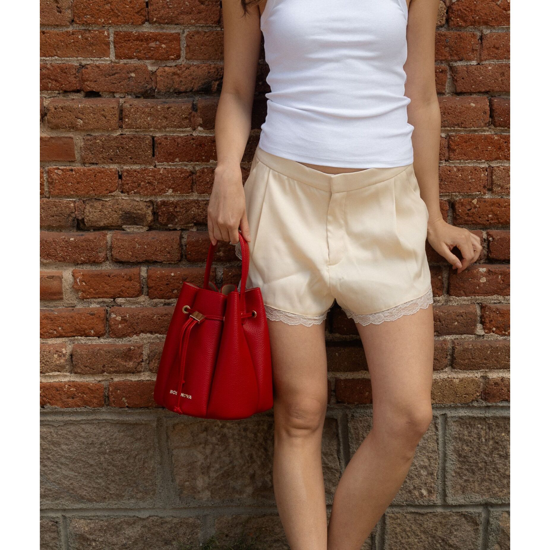 Bolso cubo rojo efecto plisado