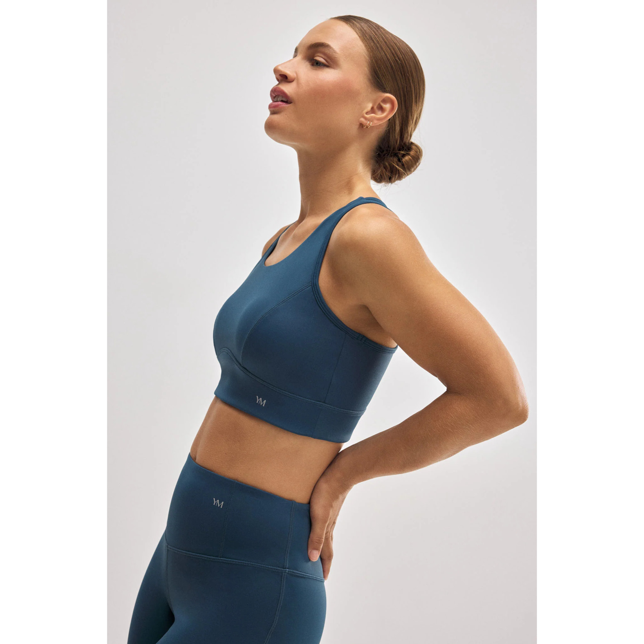 Reggiseno sportivo blu con schiena incrociata