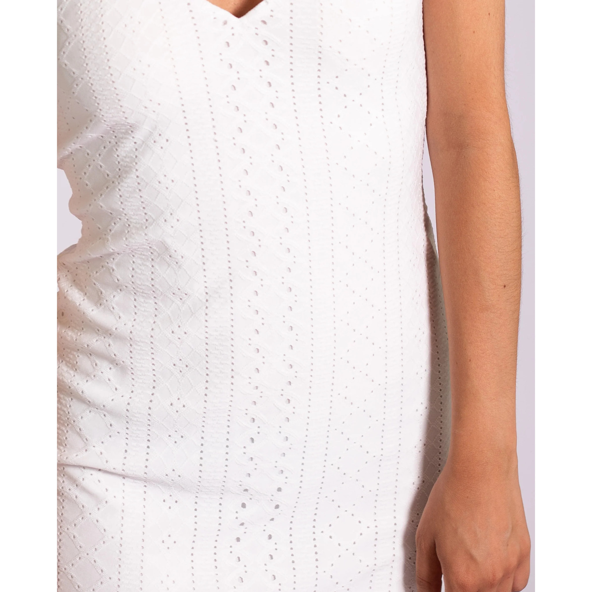 Vestido encaje blanco.