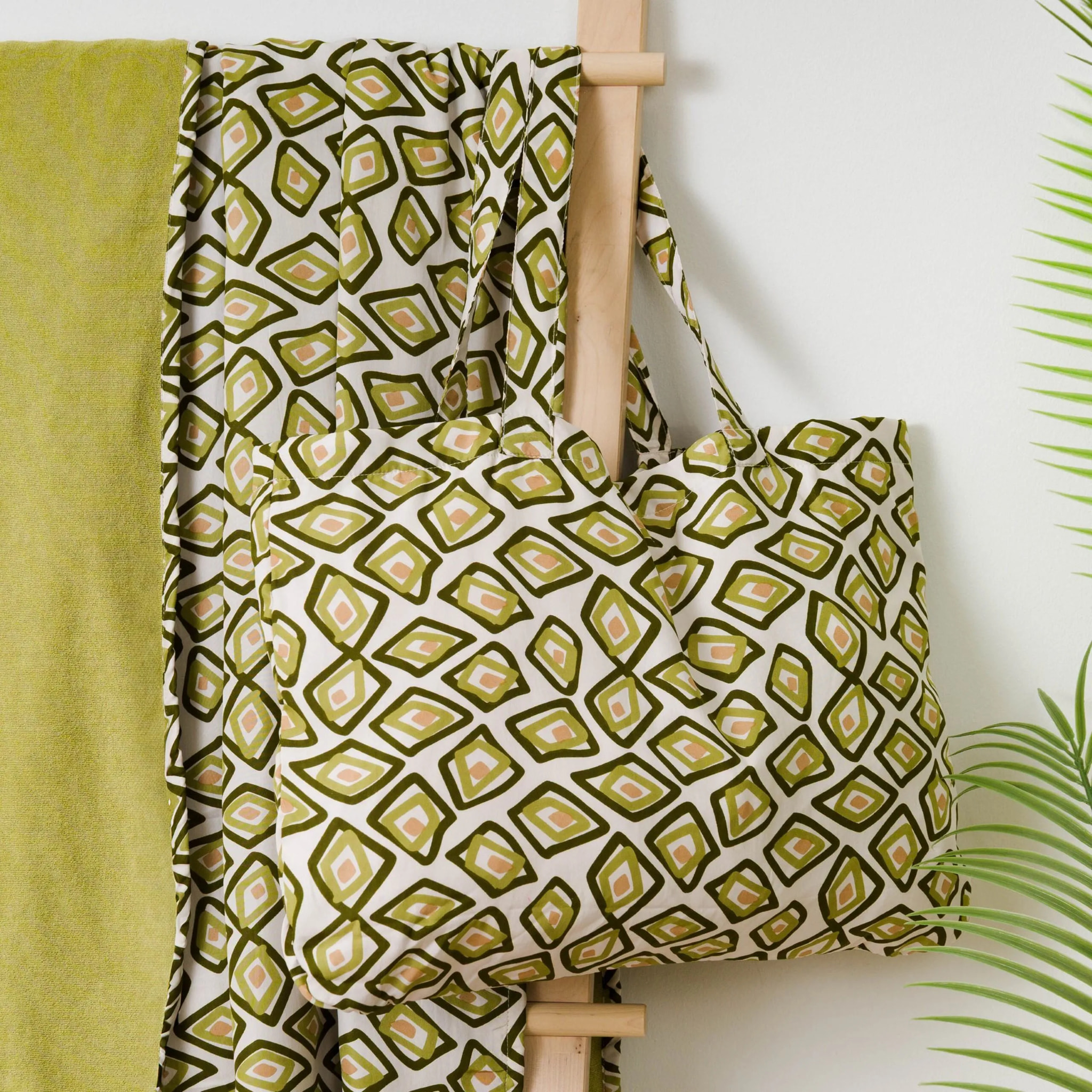 PACK TOALLA PAREO + BOLSO LIUVIA