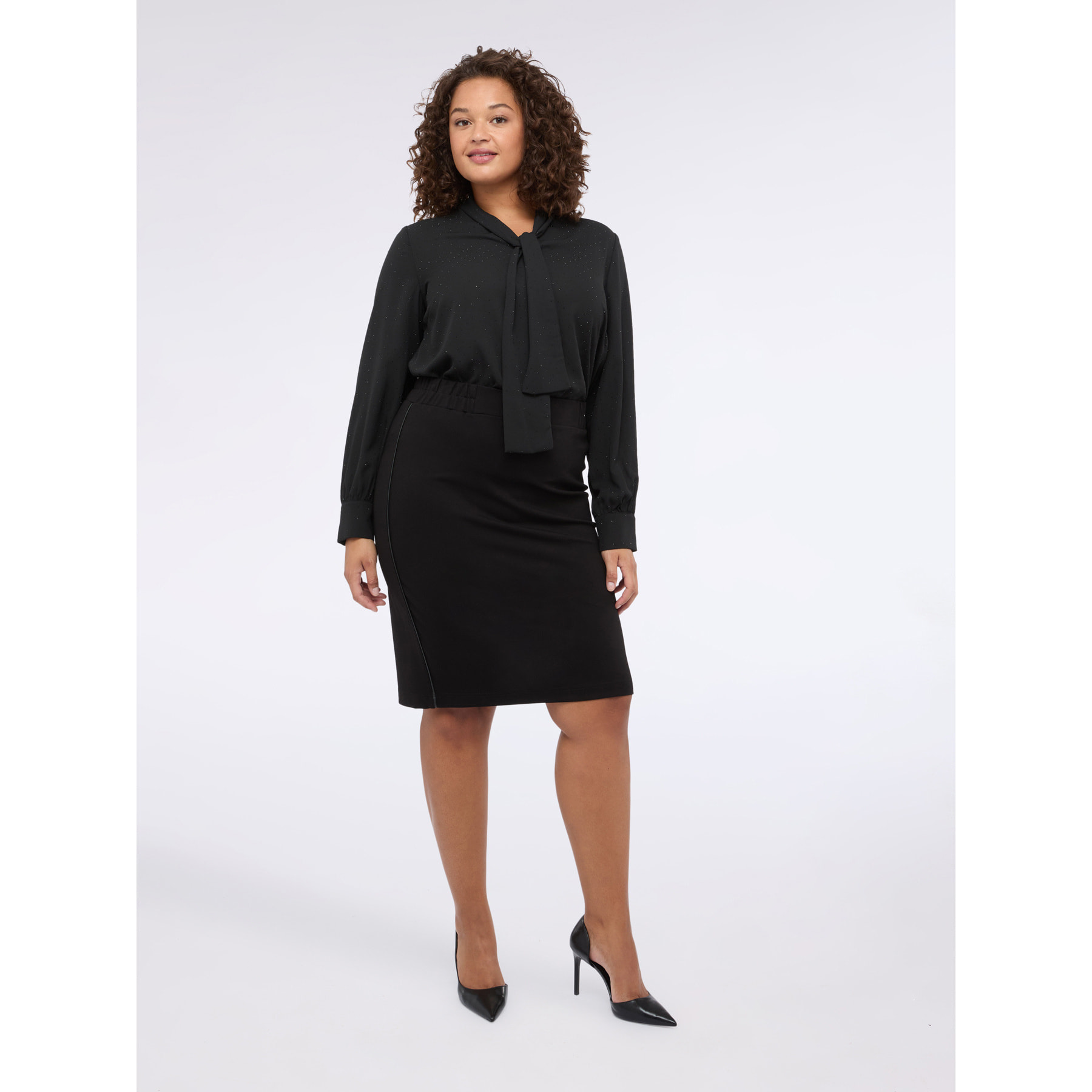 Fiorella Rubino - Blusa de georgette con micropuntos de luz y lazo - Negro