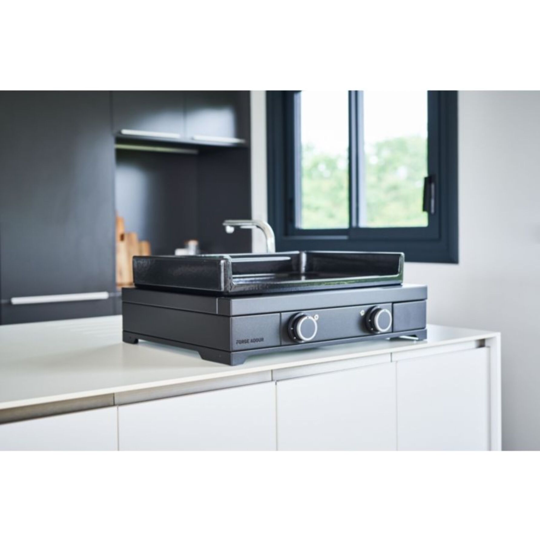 Plancha électrique FORGE ADOUR Modern E 60 A N noir 2 brûleurs à poser 65.5x39.5 cm
