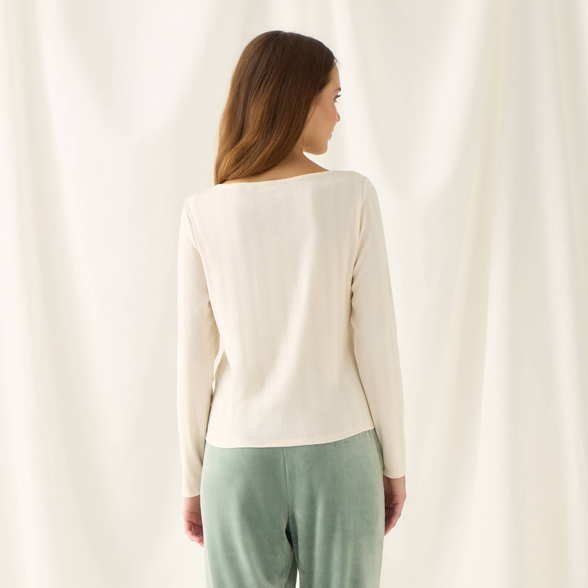Camiseta de punto canalé Nuni color marfil crudo Poliéster