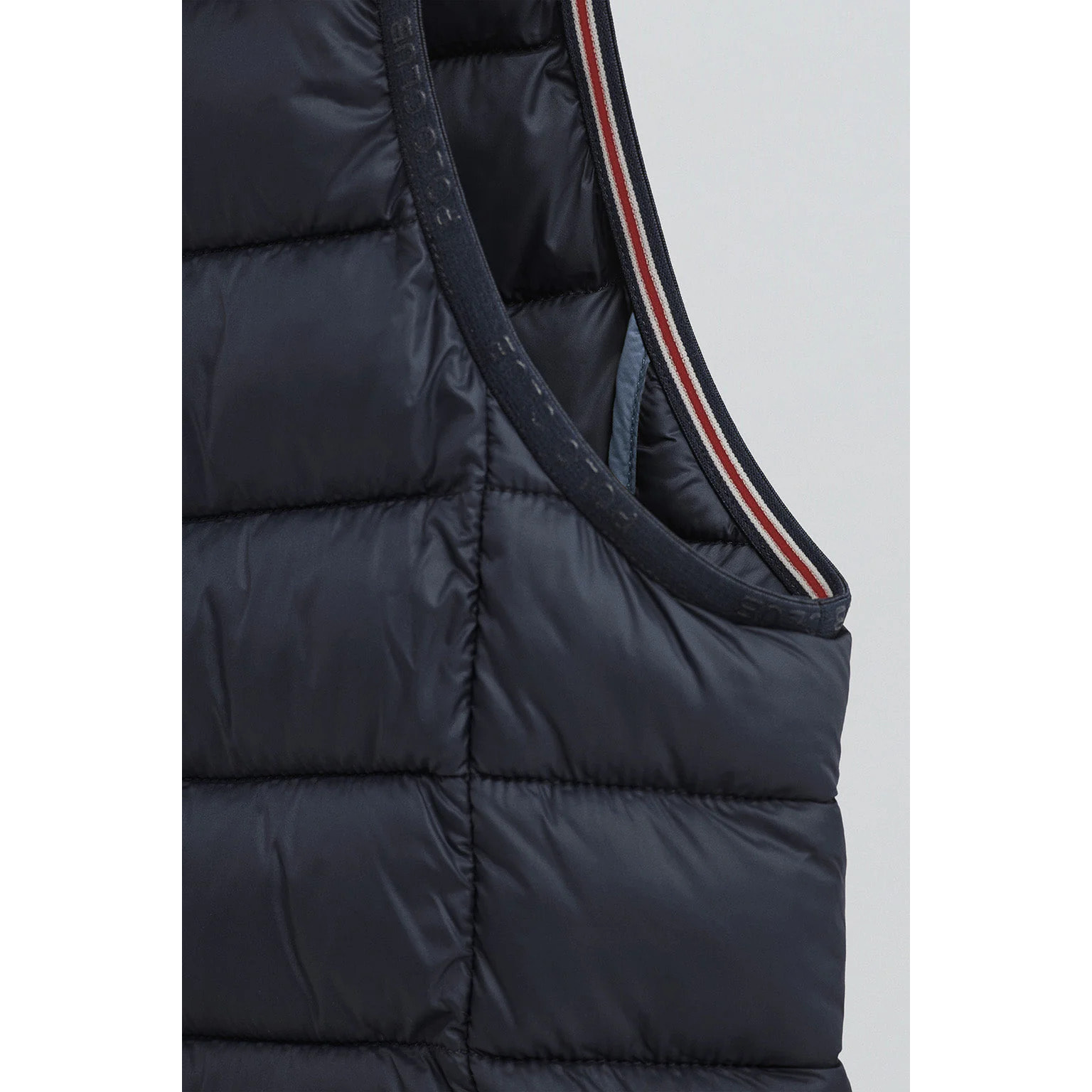 Chaleco ultralight azul marino con logo Rigby Go