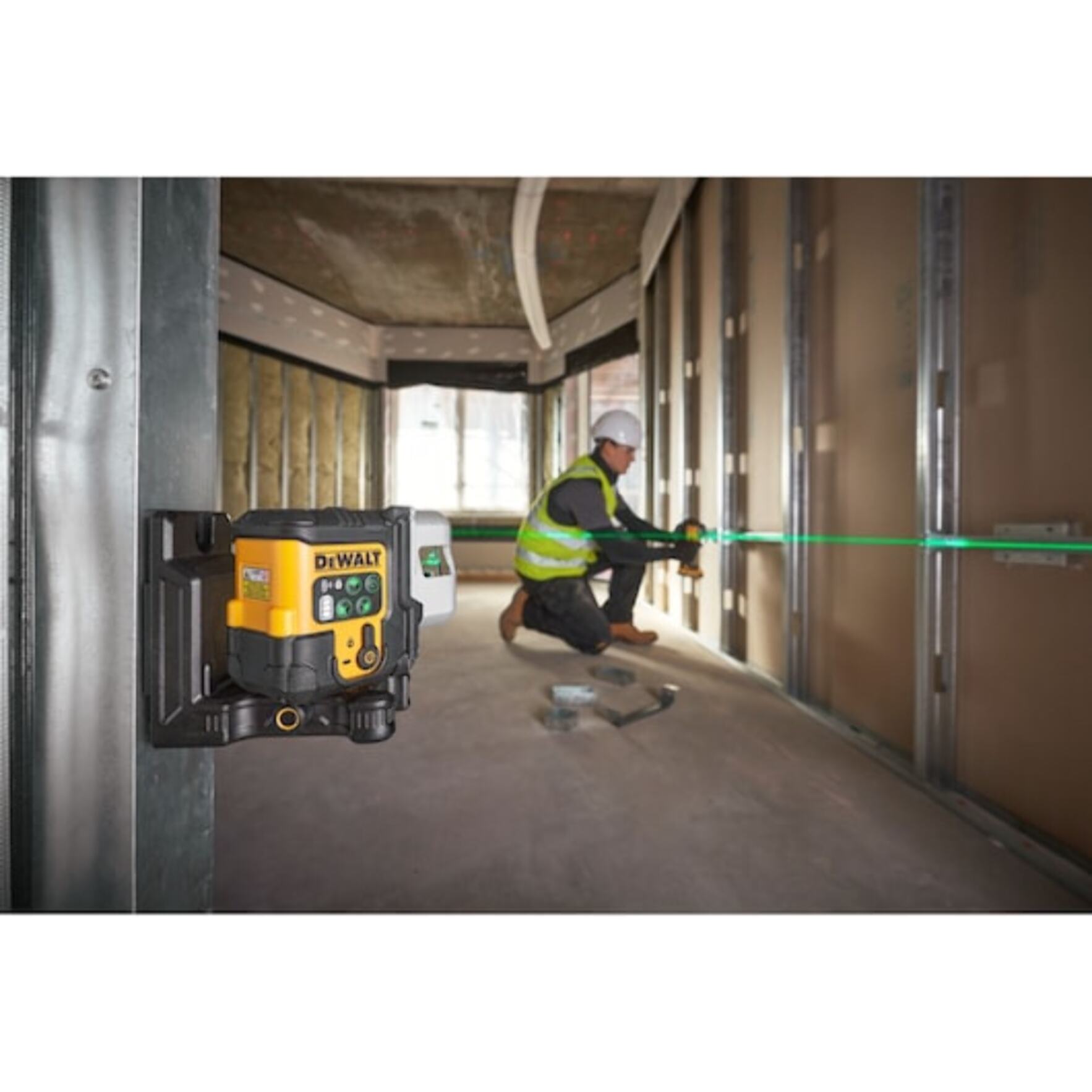 Niveau laser multilignes 3X180° - faisceaux verts - usb-c - DEWALT - DCLE14301GB-XJ