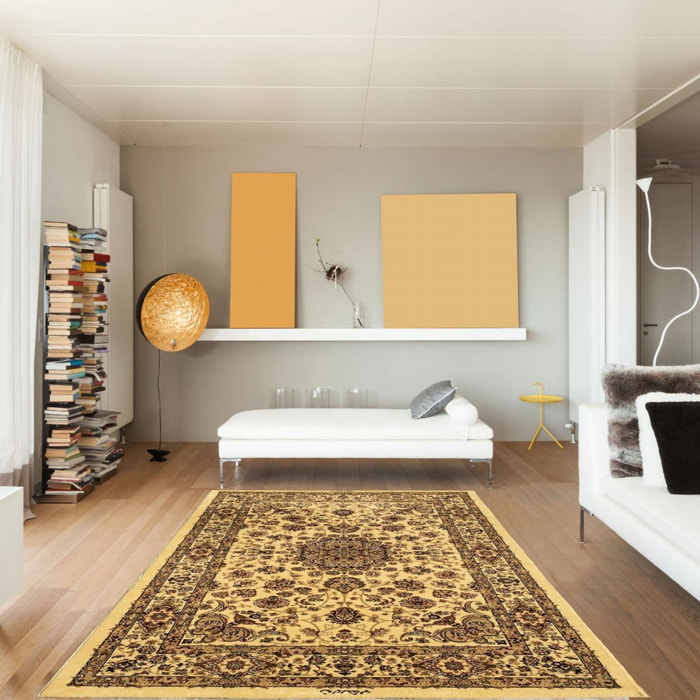 Tapis Fitu au médaillon central inspiré des dessins traditionnels d'Orient