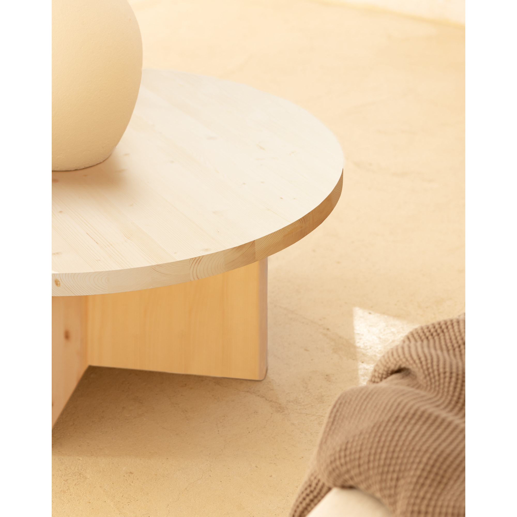 Pack 2 tables basses rondes en bois massif ton naturel 80x80cm Hauteur: 30 Longueur: 80 Largeur: 80