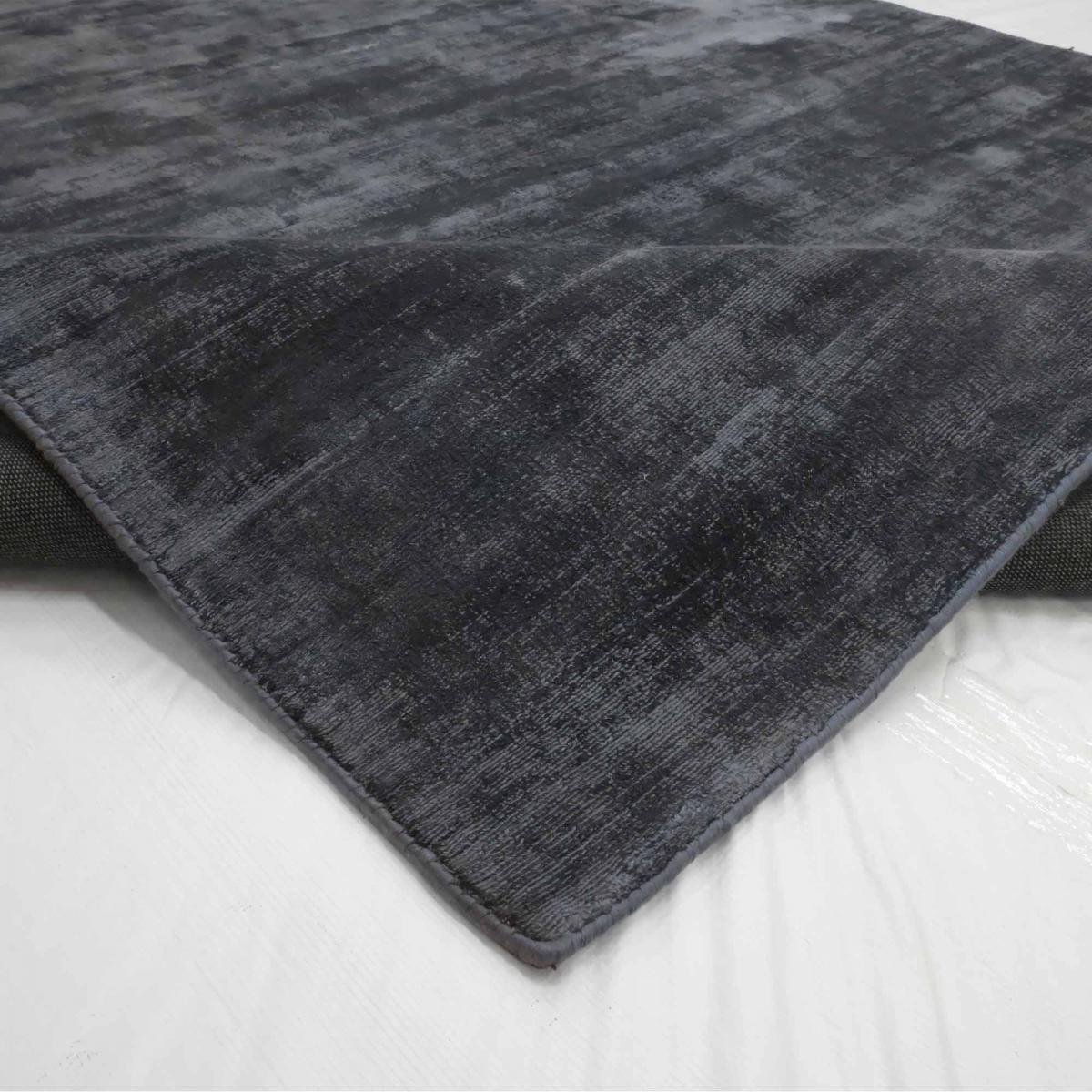 Tapis artisanal doux et soyeux tufté main en viscose