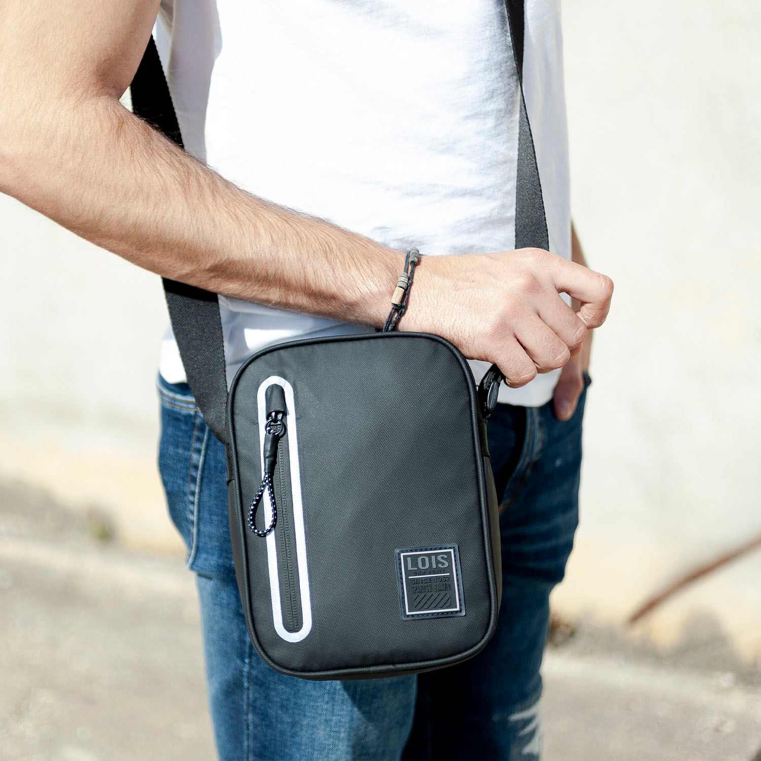 Bandolera Hombre Sintetica Lois Cooper Negro