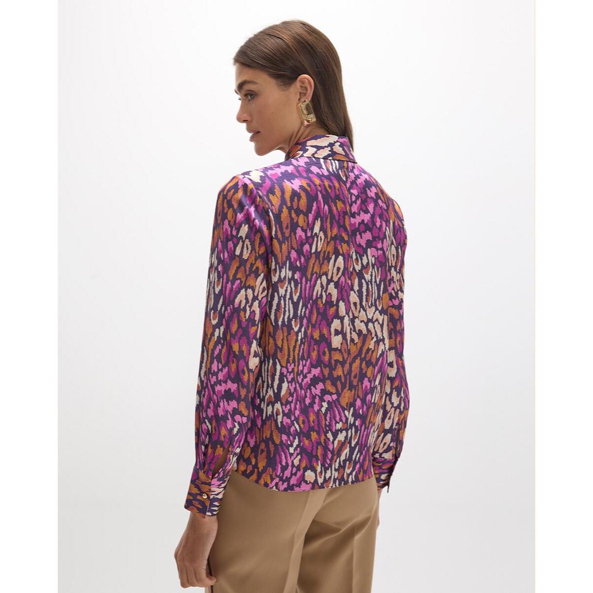 Maglietta con stampa animalier viola