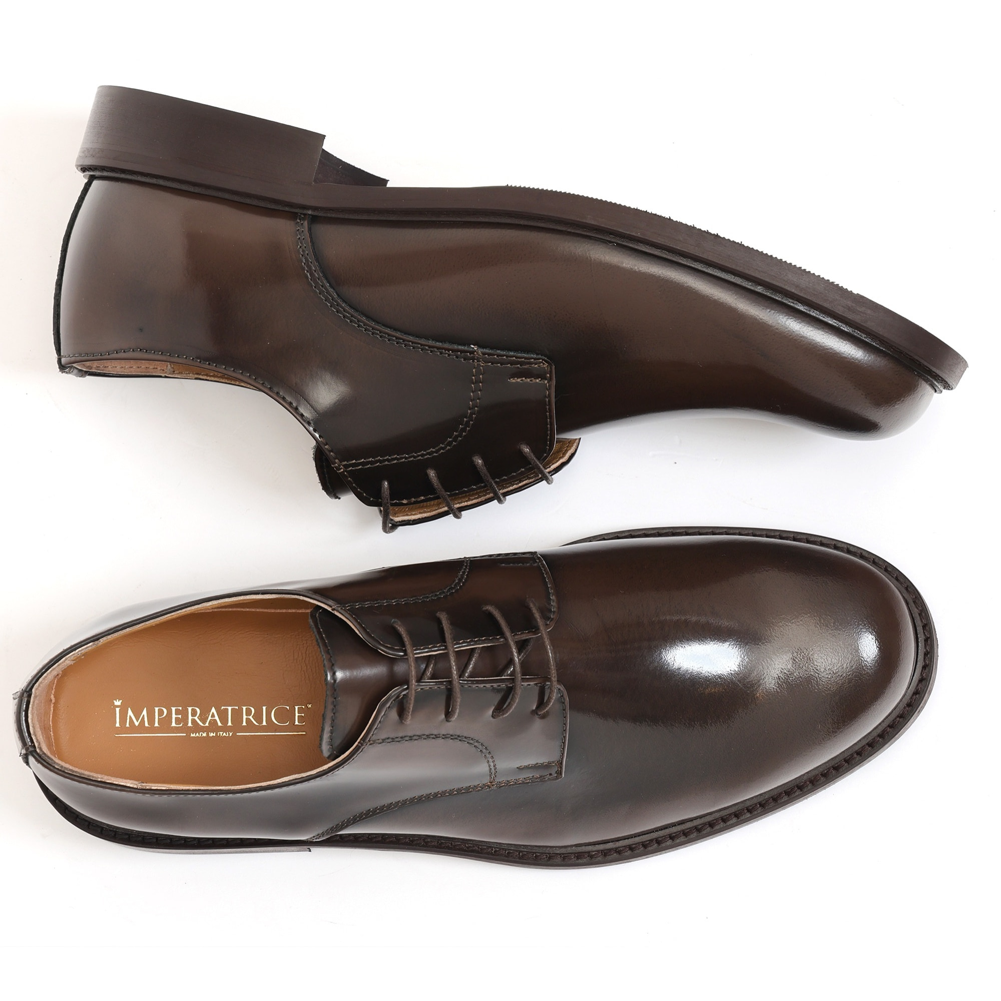 Derby stringate in pelle abrasivato con fondo cuoio antiscivolo