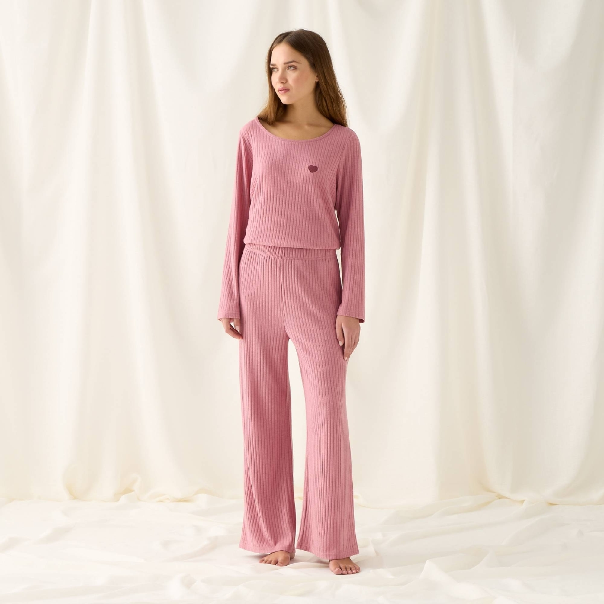 Pantalón de punto canalé Sisa color rosa Poliéster