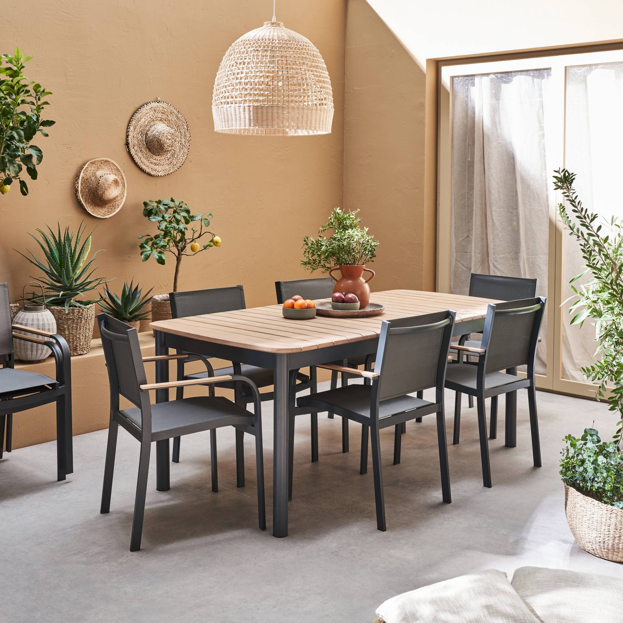 Table de jardin bois d'eucalyptus et aluminium + 8 assises SAMANA 190/254.4 x 93.5 x 76cm + 8 fauteuils couleurs bois clair anthracite. bois d'eucalyptus