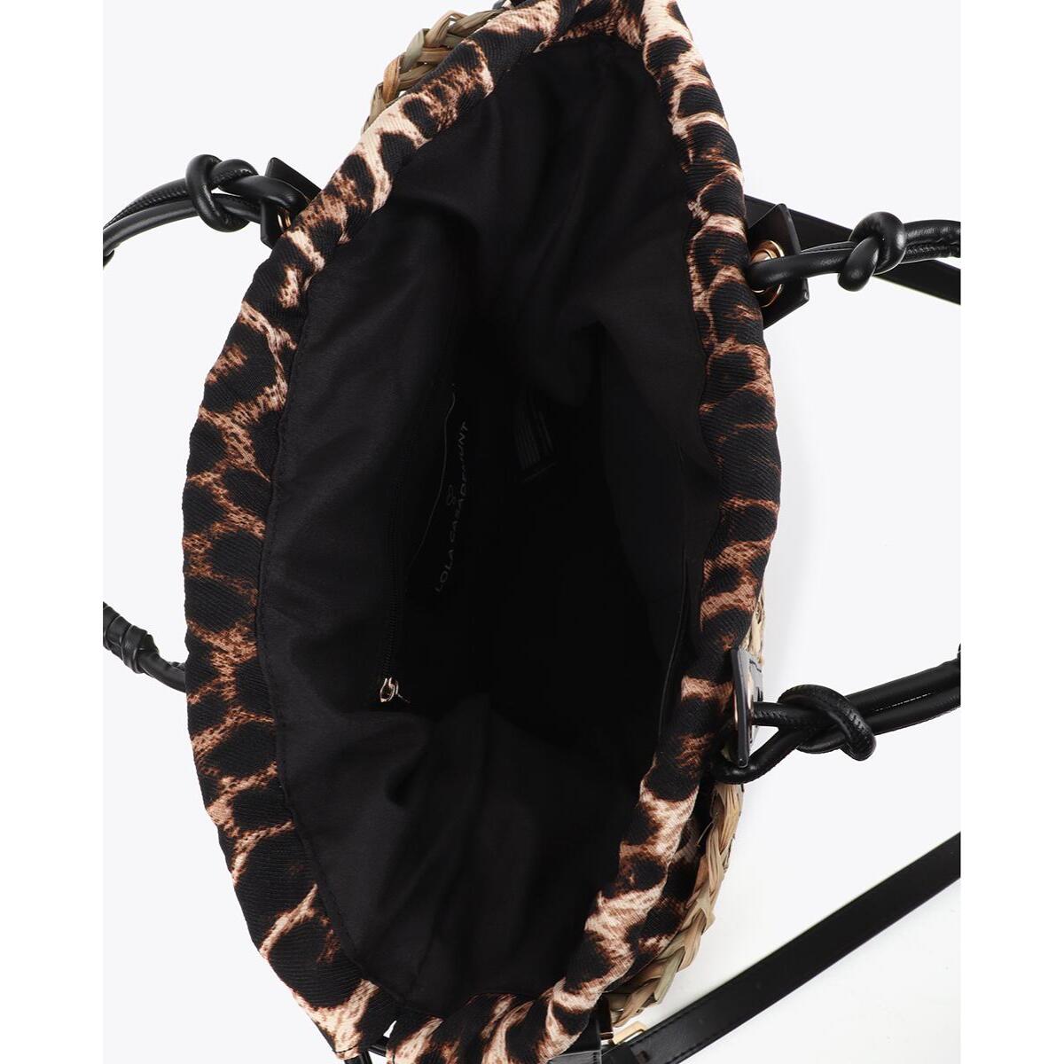 Mini cestino con dettaglio del logo fustellato sul manico