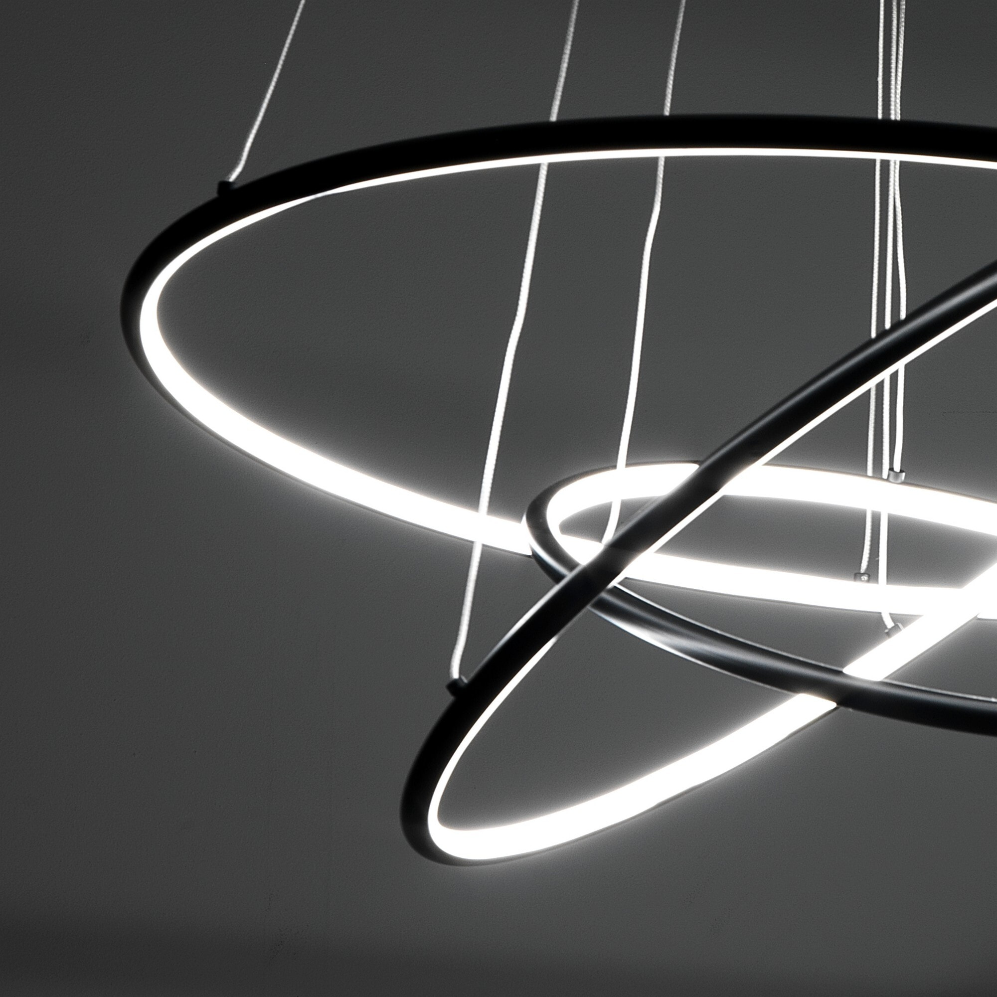Suspension Tomasucci THREE RINGS, en acier et silicone, blanc