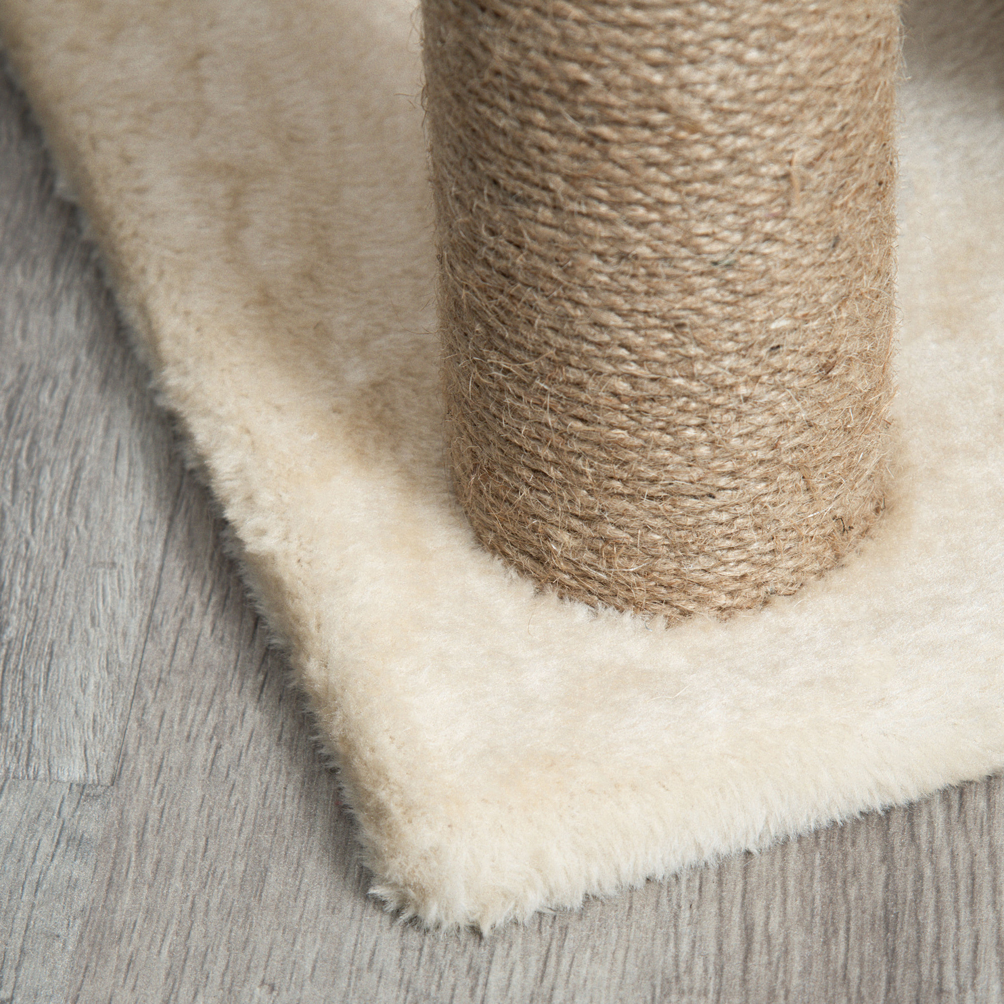 Arbre à chat griffoirs grattoir jeu boules suspendues plateformes ronde, rectangulaire et demi-cylindrique peluche jute naturelle beige
