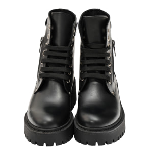 Anfibi in vera pelle con stringhe