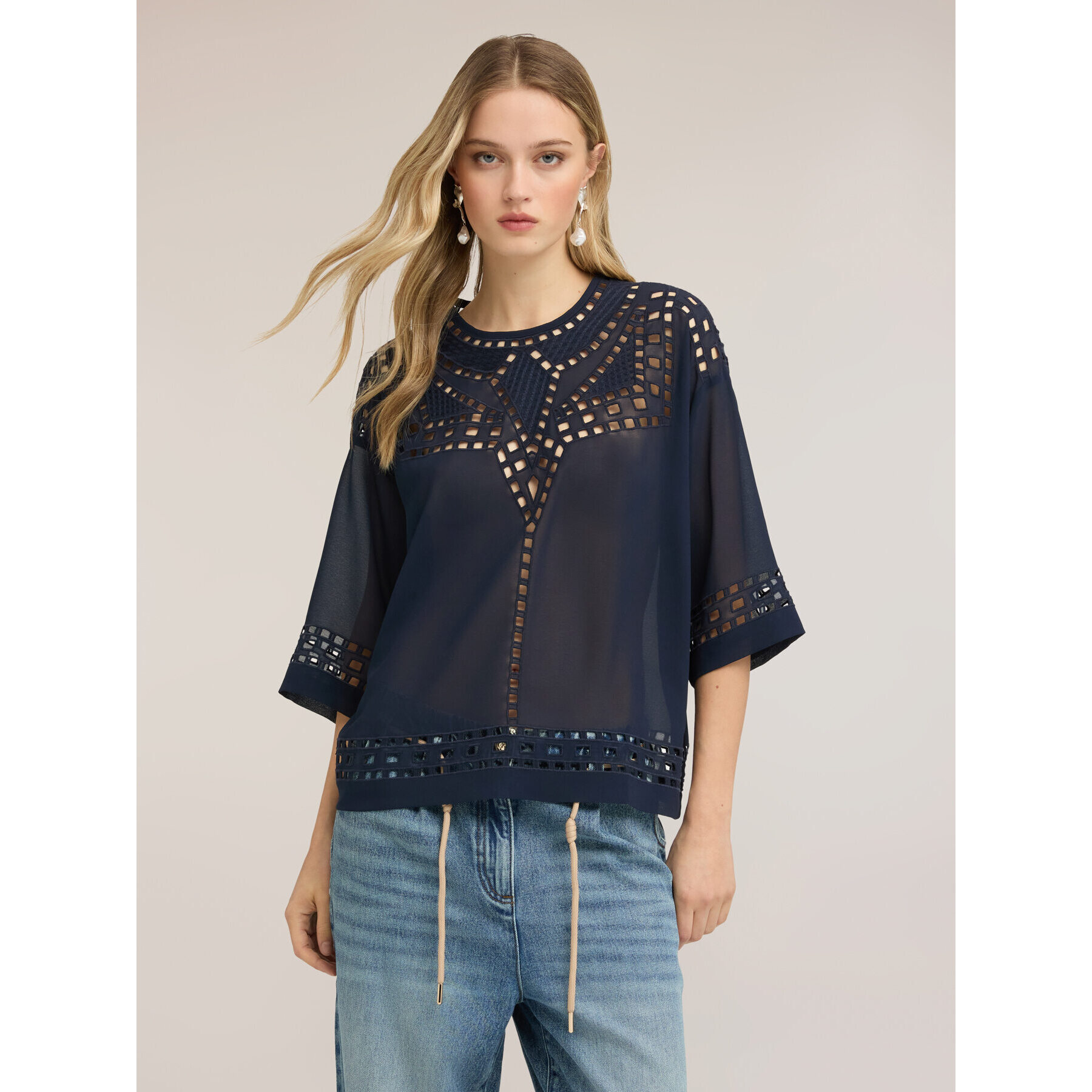 Motivi - Blusa in georgette con ricami ajouré - Blu
