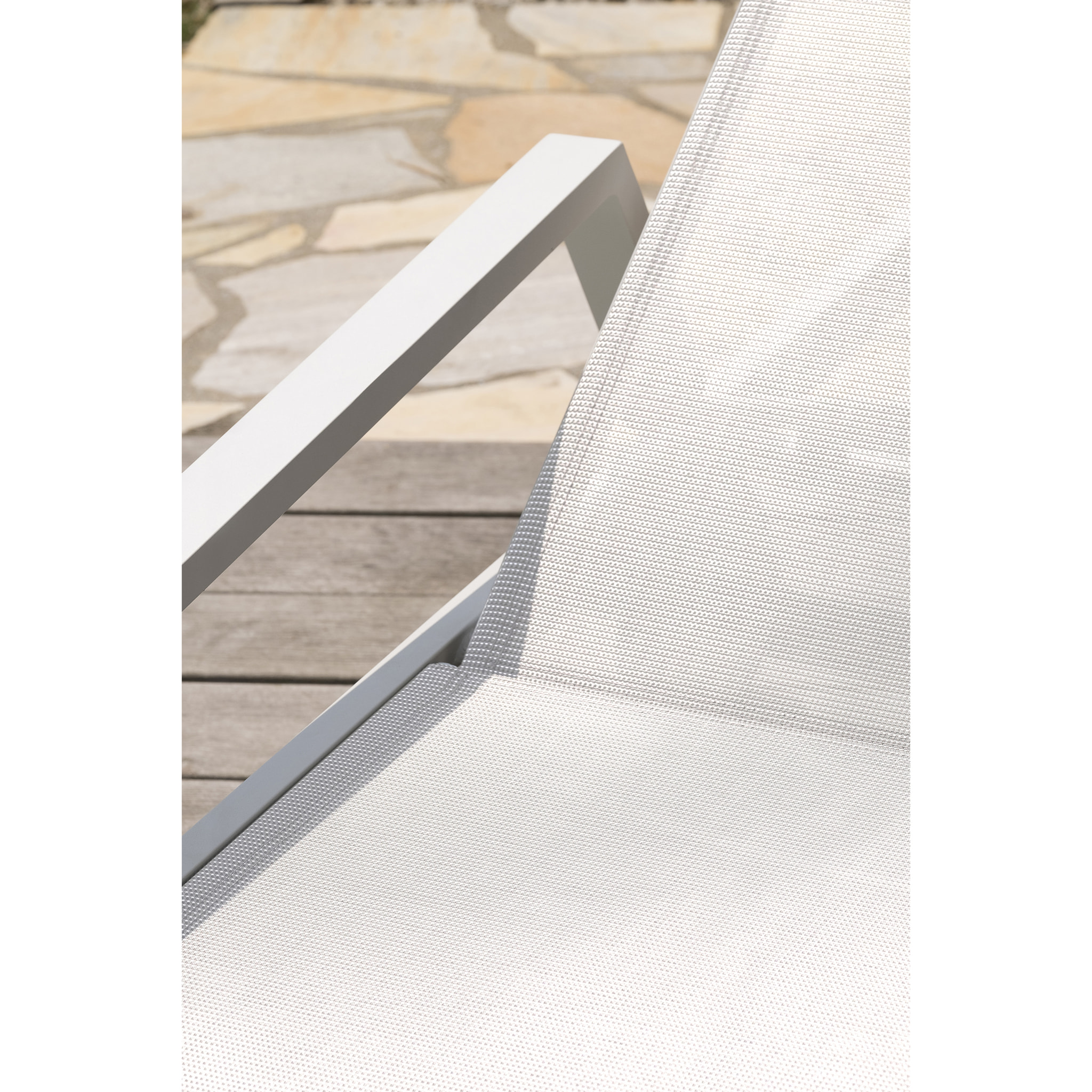IBIZA - Lot de 2 bains de soleil en aluminium et toile plastifiée blanche