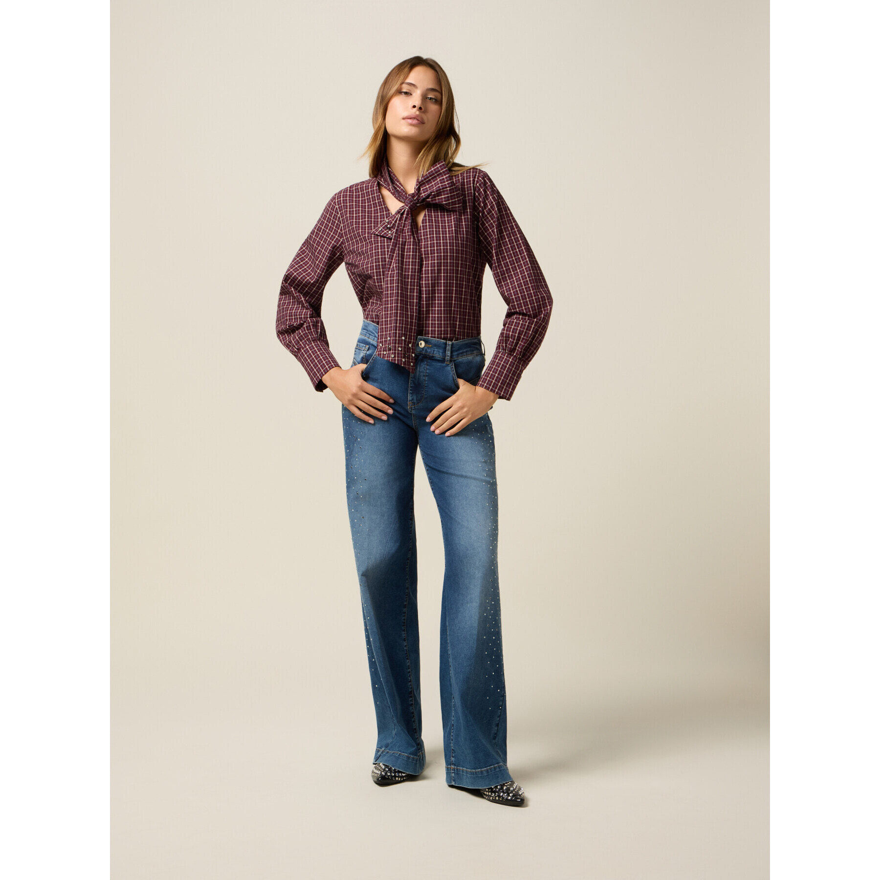 Oltre - Camicia in cotone con fiocco e castoni - Bordeaux