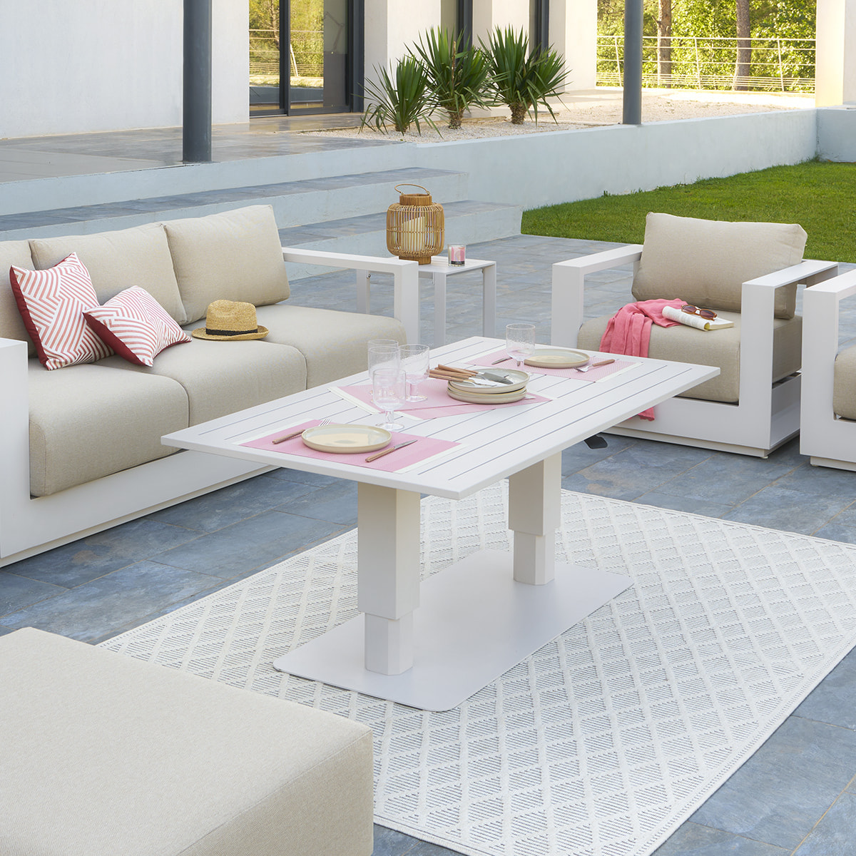 Table de jardin relevable rectangulaire "Salimia" avoine 150 x 80 x 69cm en aluminium