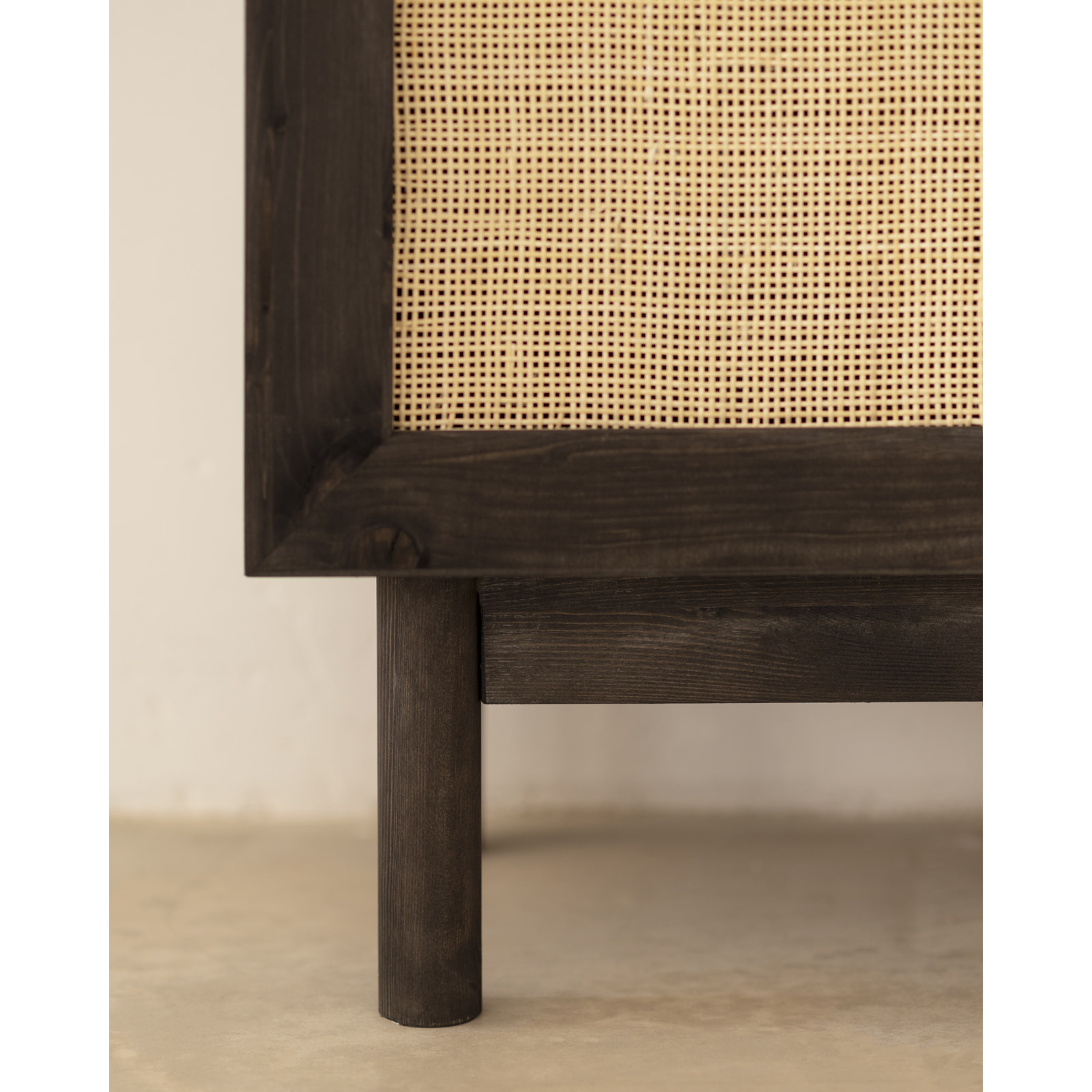 Armoire medulla en bois massif et rotin ton noir 180x80cm Hauteur: 180 Longueur: 80 Largeur: 40