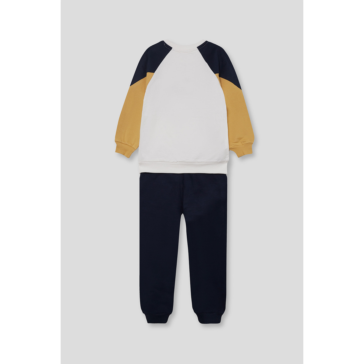 Conjunto niño sudadera crudo, mostaza y marino y pantalón jogger, texto outdoor en relieve | Color: Marino | Street Monkey