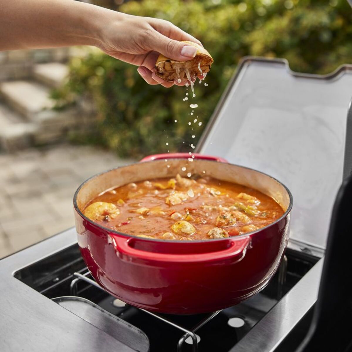 Barbecue gaz WEBER Summit FS38 E black 5 brûleurs sur chariot, 91x49 cm réchaud latéral