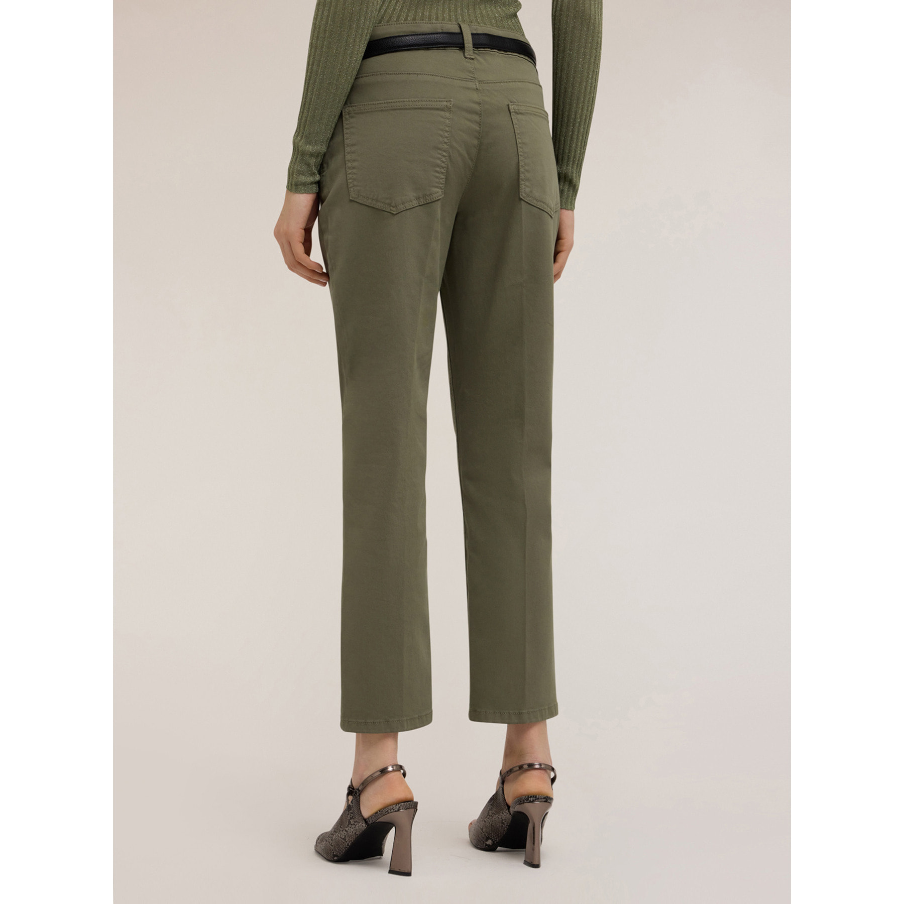 Motivi - Pantaloni carrot Rianne in cotone - Verde militare