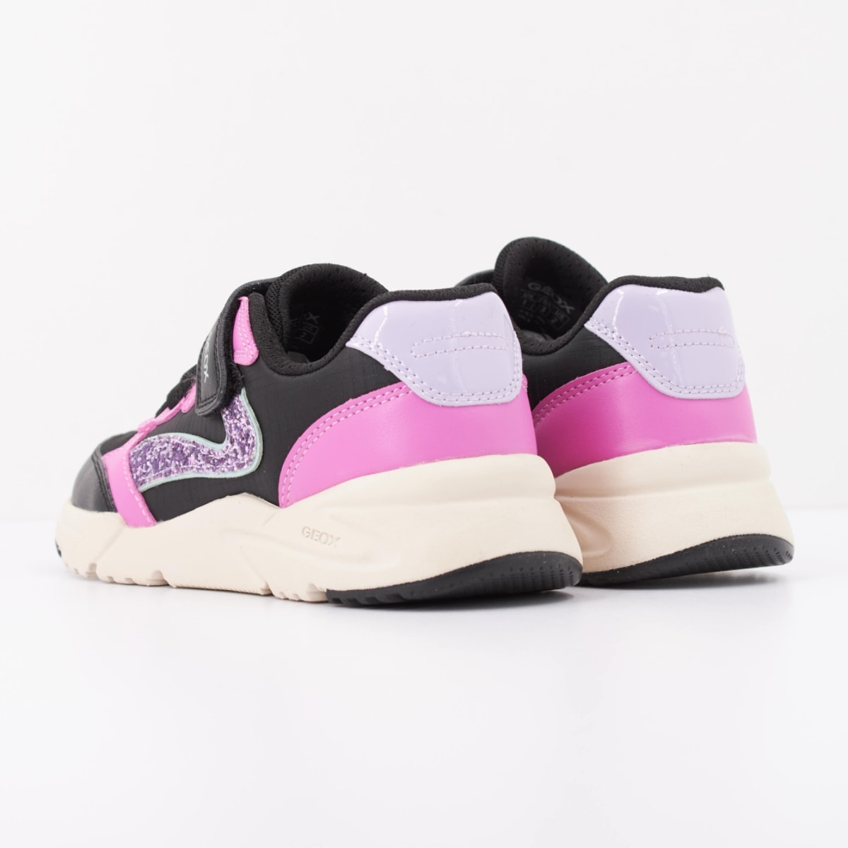 Zapatillas Niña de la marca GEOX  modelo J LOFTUS NEGRO