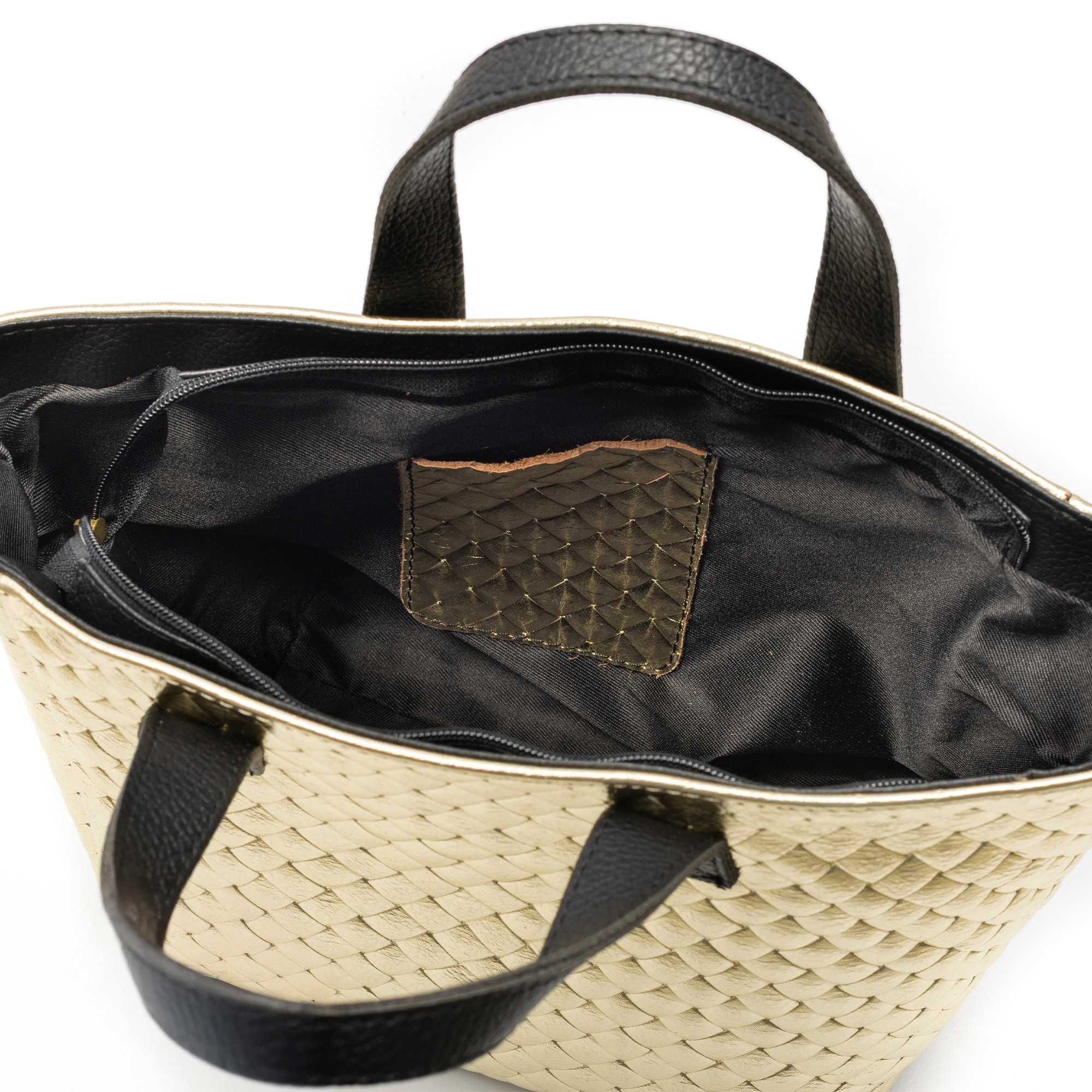 Cassandra borsa tote donna. Pelle autentica Camoscio laccato lucido.