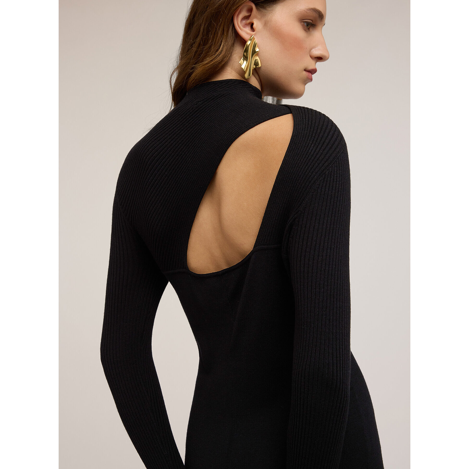 Motivi - Vestido midi de punto con abertura en la espalda - Negro