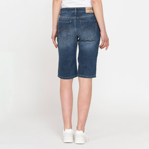 BERMUDA IN DENIM LEGGERO CON STRAPPI 100% COTONE. Vita regolare.