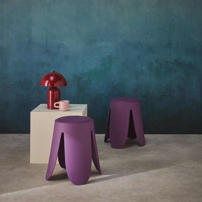 Set de 2 tabourets empilables. simili cuir violet. NIKI. Ø30 / 44 x H46cm