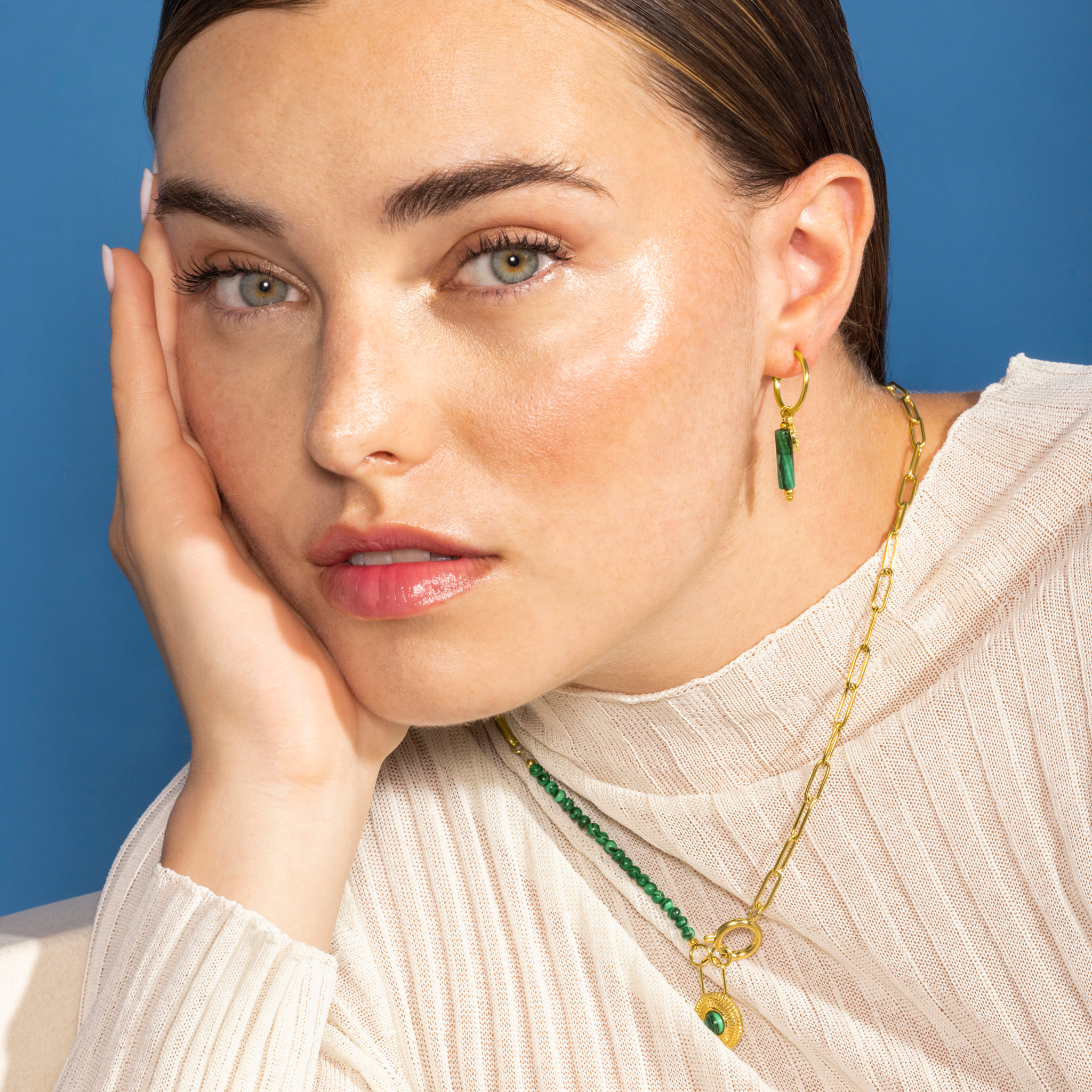 Pendientes de Malaquita acabados en oro amarillo de 18K- Nadu