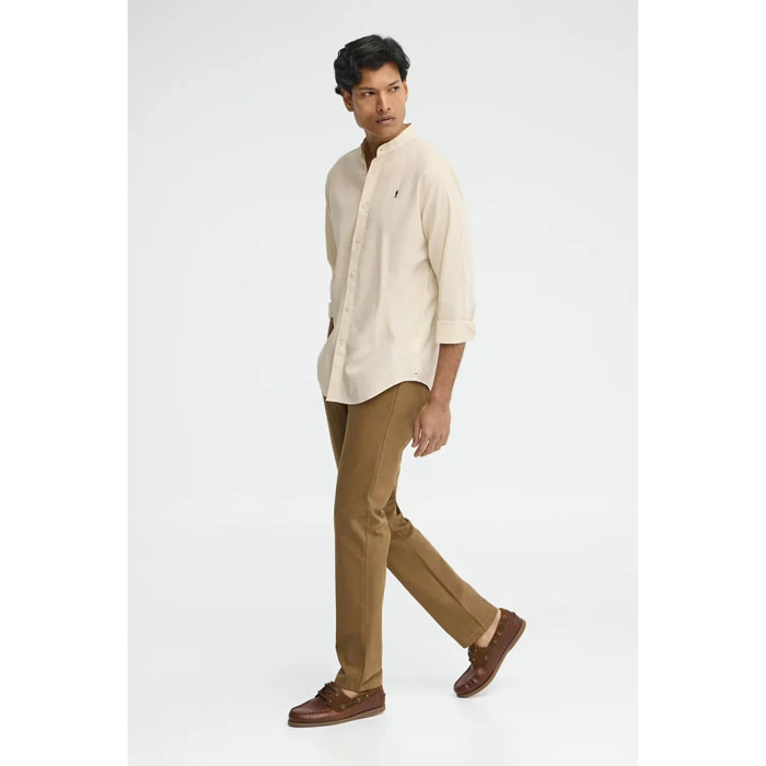 Camisa cotolino beige con cuello mao, corte regular y bordado Rigby Go